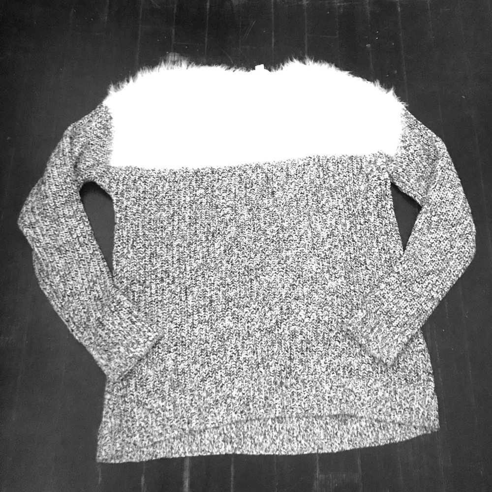 Two by Vince Camuto sweater